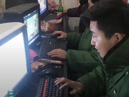 表妹上班搞副业,工资3000,躺赚2万的项目